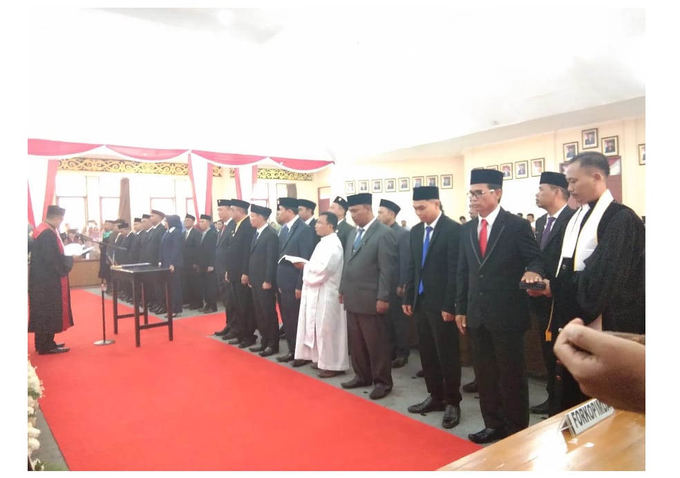 Bawaslu Melawi Hadiri Pelantikan Anggota DPRD Kabupaten Melawi Hasil Pemilu Serentak tahun 2019