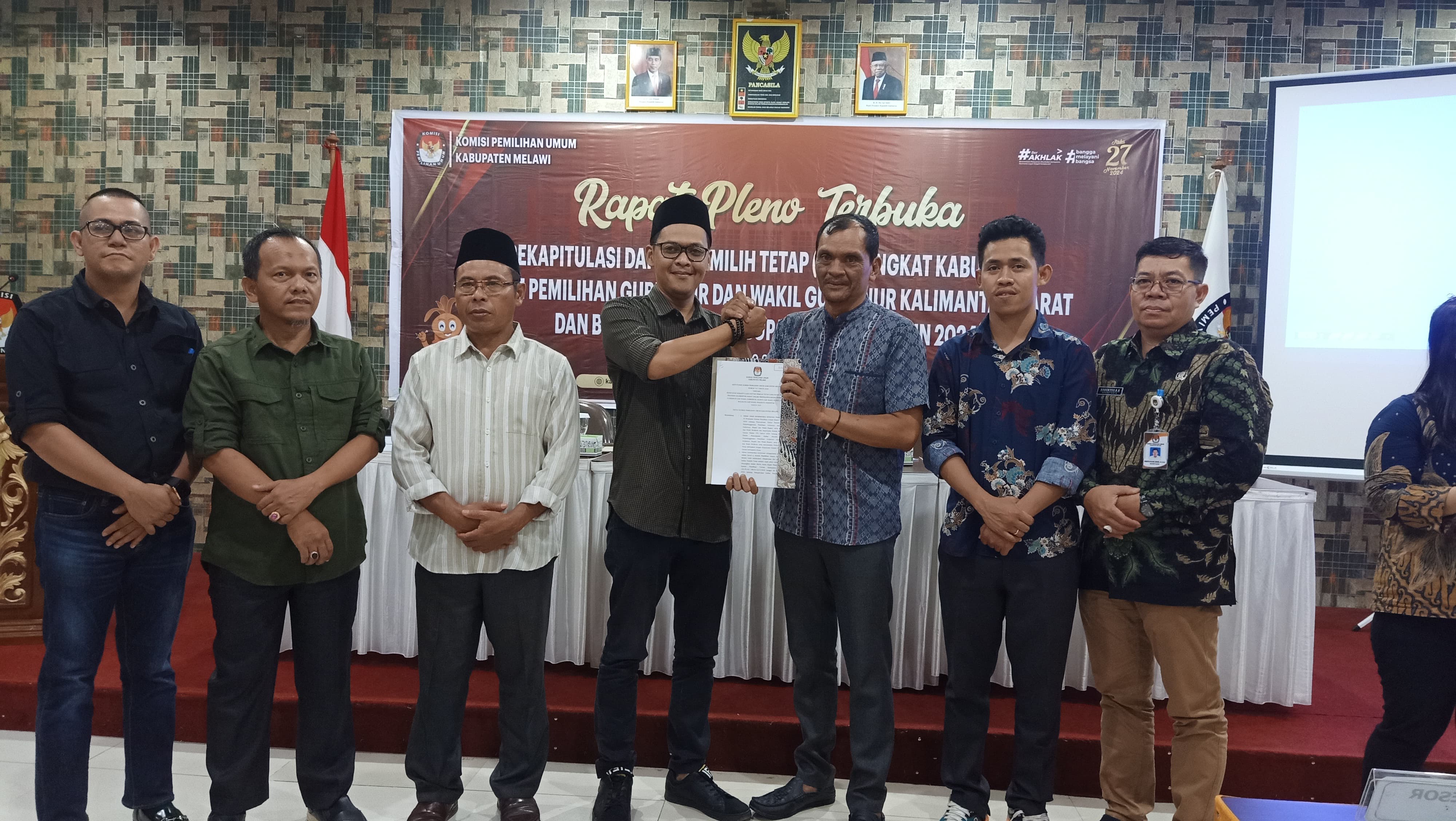 Bawaslu Melawi Awasi Langsung Penetapan Daftar Pemilih Tetap utk pemilihann bupati dan waki u aui Melawi 2024. Pilkada Tahun 2024