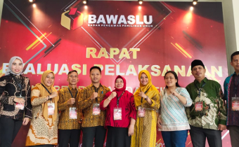 Bawaslu Kabupaten Melawi menghadiri Undangan Rapat Evaluasi Pelaksanaan Juknis Pembinaan dan Finalisasi Pedoman Pembentukan Panwaslu Kelurahan/Desa, yang diselenggarakan oleh Bawaslu RI