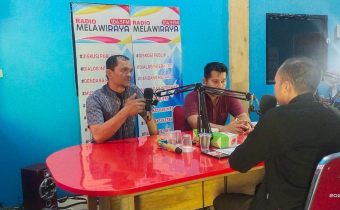 BAWASLU KABUPATEN MELAWI HADIRI UNDANGAN ON AIR RADIO RAMERA FM