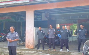 Bawaslu Kabupaten Melawi Gelar Apel Rutin Setiap hari Senin, Tekankan Disiplin dan Kesiapan Narasumber dalam kegiatan penguatan kelembagaan internal dengan Tema “Selasa Menyapa”